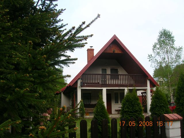 MAZURY. Kraina jezior i soczystej zieleni zaprasza.Domek nad jeziorem