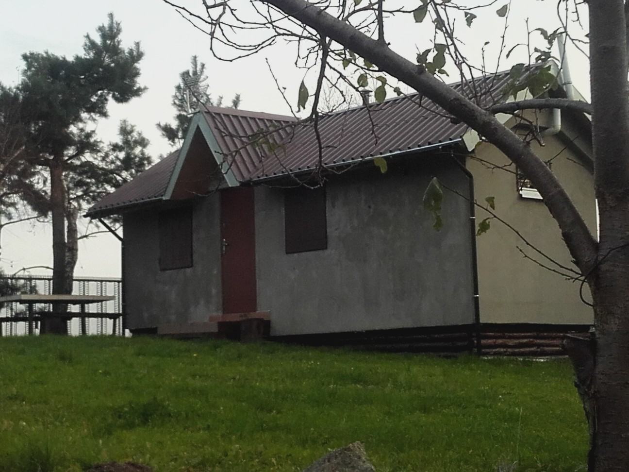 MAŁY DOMEK NA LATO